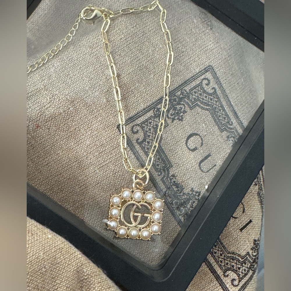 GUCCI PEARL BRACELET - Picture 1 of 3